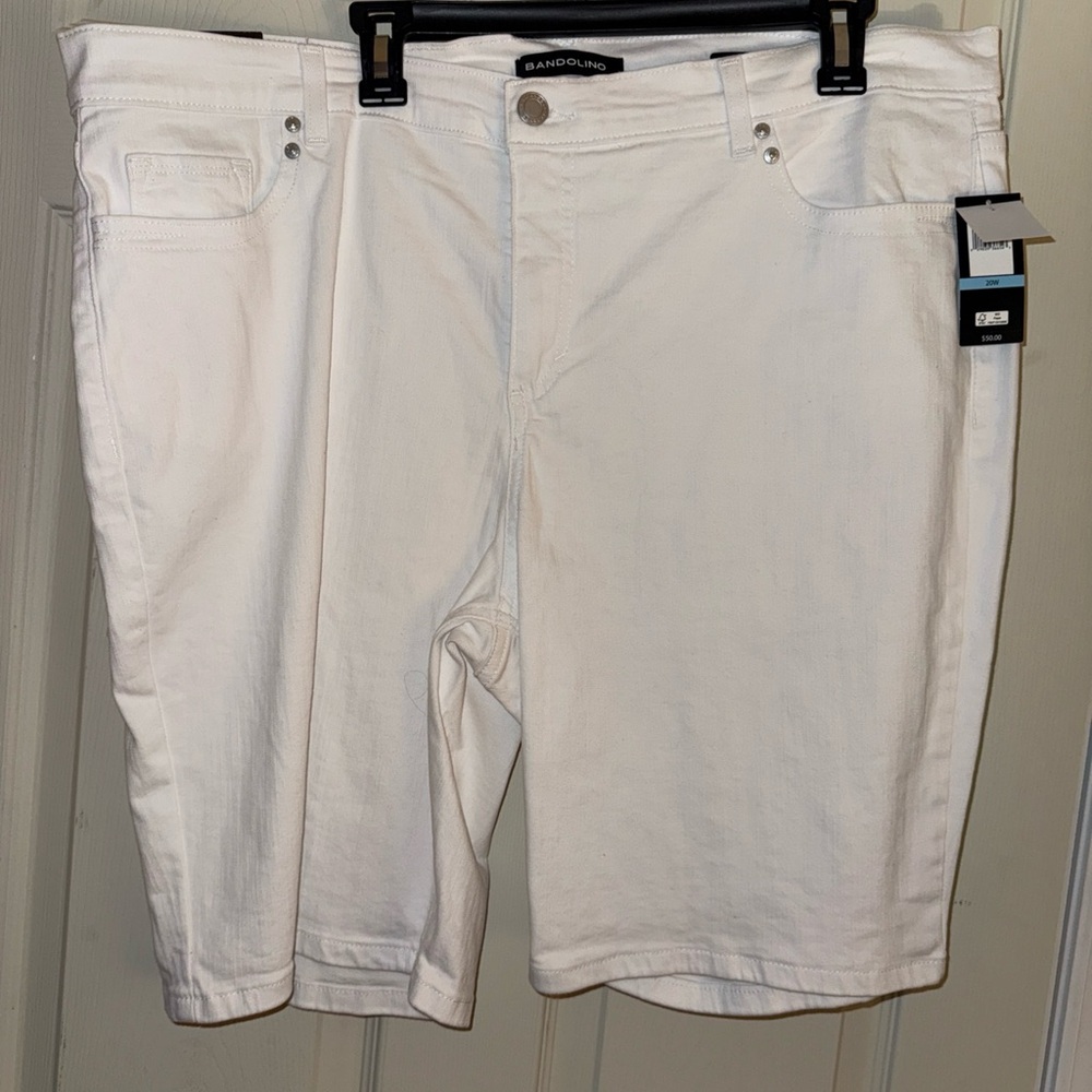 Bandolino Women’s White Shorts 20w NWT